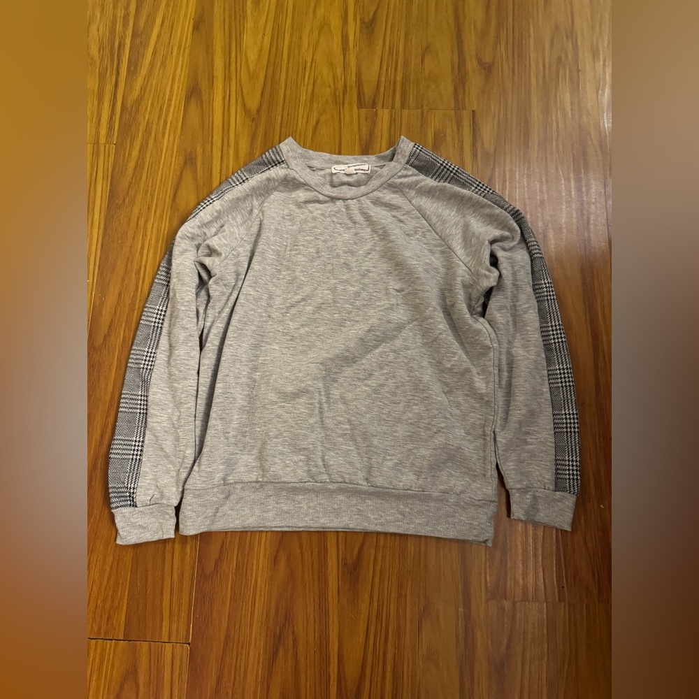 Gray Sleeve Women's size medium